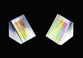 Prisma und optisches Gitter für Spektrometer mit neuartiger Fügetechnik des Fraunhofer IOF zwischenschichtfrei gebondet.