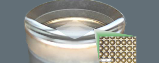 Laserlithographie auf Ebenen und gekrümmten Oberflächen: Mikrolinsen auf konkavem Substrat.