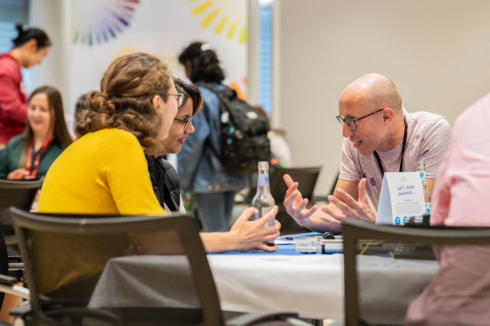 Diskutieren, vernetzen, austauschen: Das ist das Ziel der Photonics Days Jena.