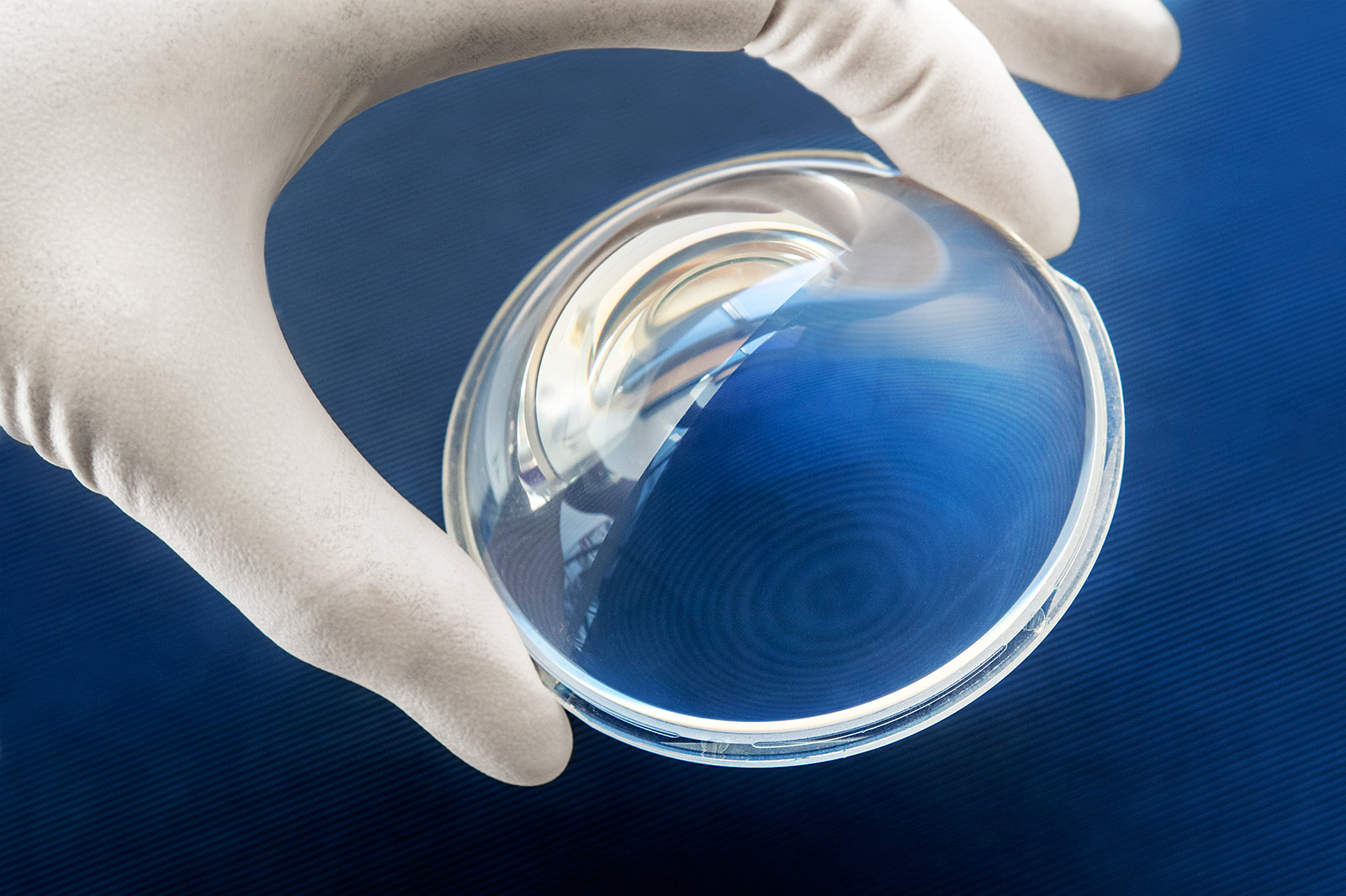 Spritzgegossene optische Linse aus transparentem Kunststoff zur