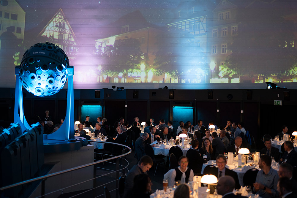 Die Preisverleihung des Applied Photonics Award 2019 fand im Rahmen des »Dinner under the Stars« der Photonics Days 2019 statt.