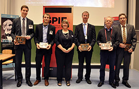 Stefan Heist, Andreas Mann, Dr. Peter Kühmstedt, Dr. Peter Schreiber and Prof. Dr. Gunther Notni receive the Kingslake Award 2014