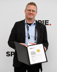 Best Paper Award für Dr. Erik Beckert&lt;br&gt;(Fraunhofer IOF).
