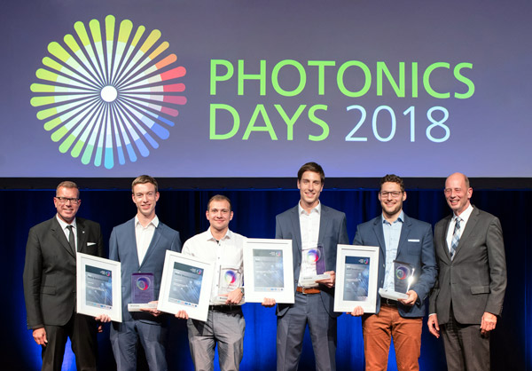 v. l. Prof. Andreas Tünnermann (Fraunhofer IOF), Andreas Widl, Germann Hergert, Stefan Heist, Markus Gräfe, Wolfgang Tiefensee (Wirtschafts- und Wissenschaftsminister Thüringen)