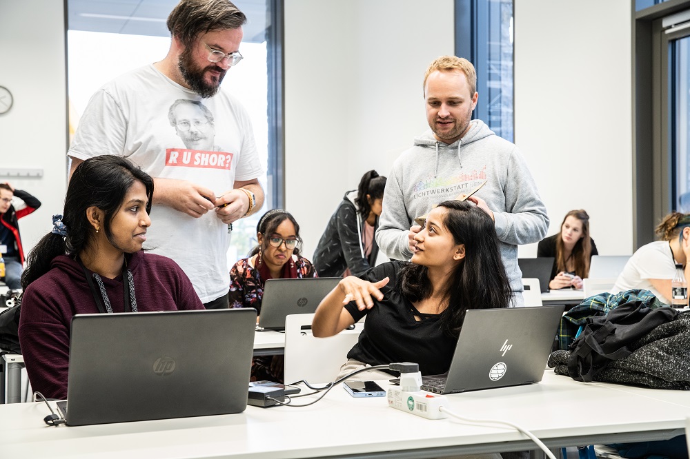 At the traditional Makeathon, organized by the Lichtwerkstatt Jena, practical teamwork was in demand.
