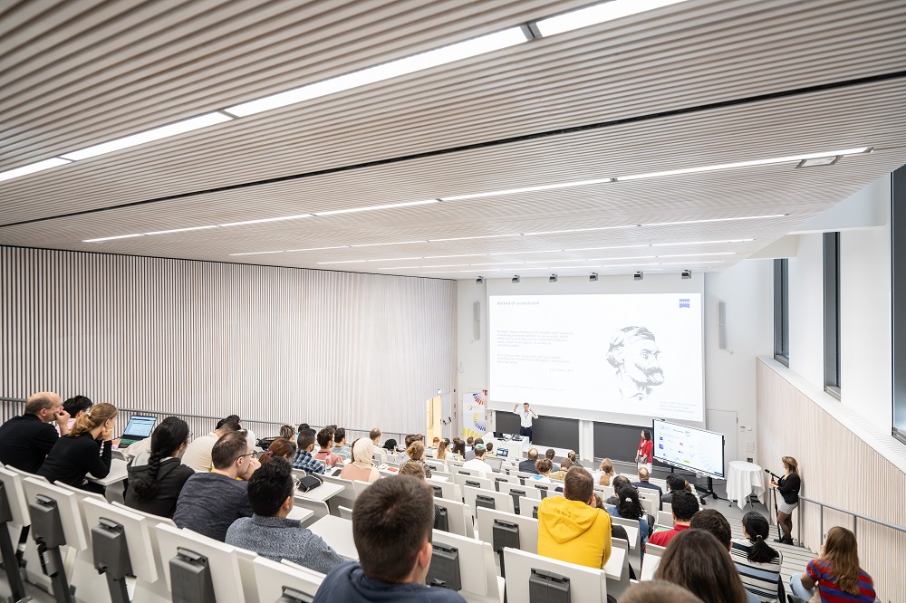 With a hybrid event, Photonics Days Jena 2023 was pleased to welcome around 165 participants from all over the world.