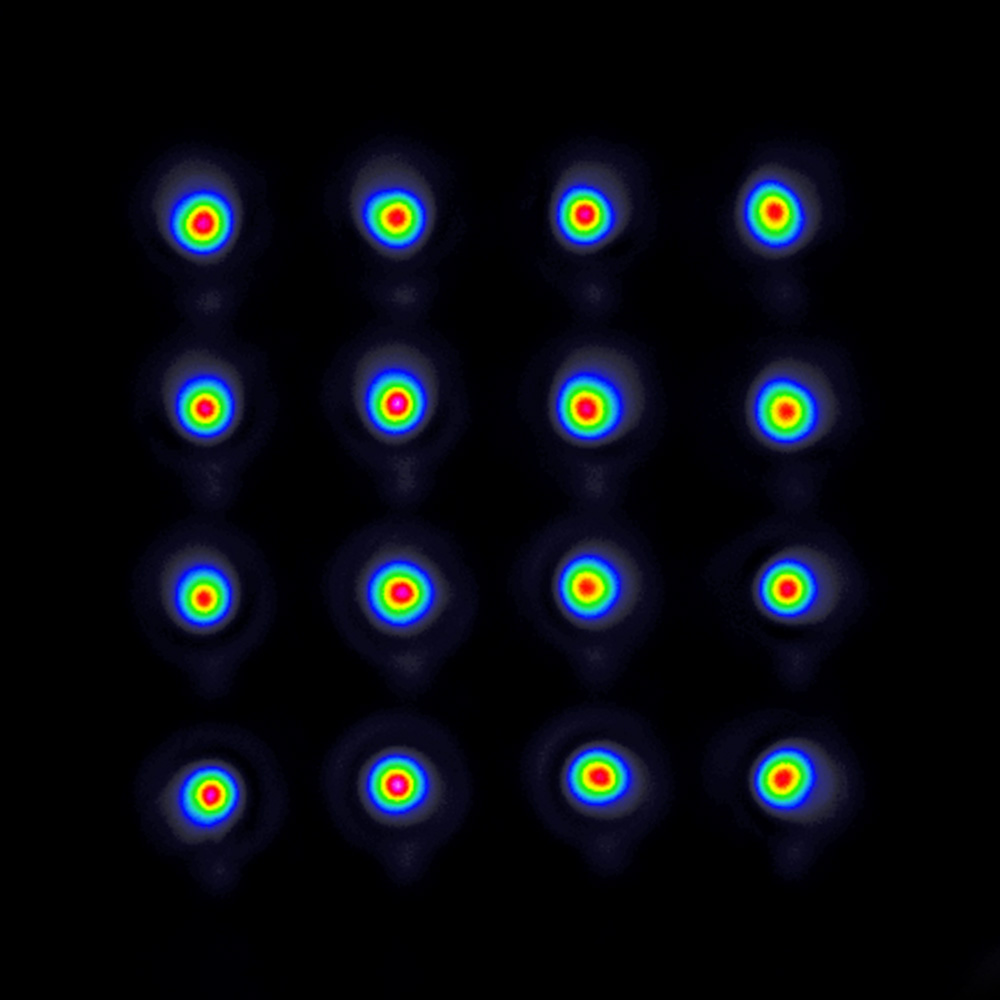 Output emitted by the fiber after the amplification process.