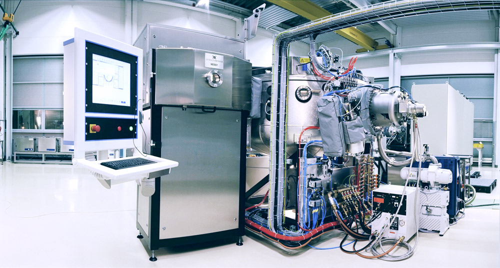 Coating system Nessy in the laboratory of the Fraunhofer IOF.