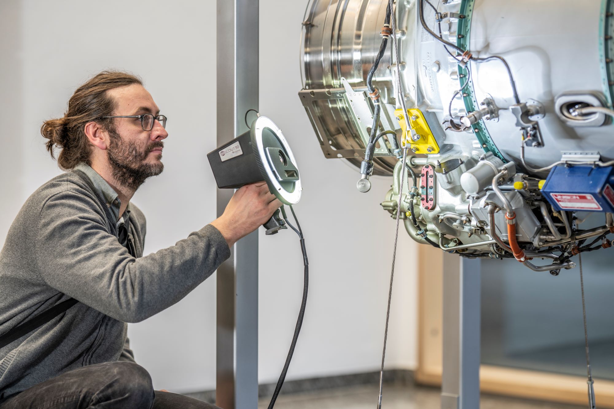 Recording an aircraft engine with the goSCOUT3D 3D handheld scanner