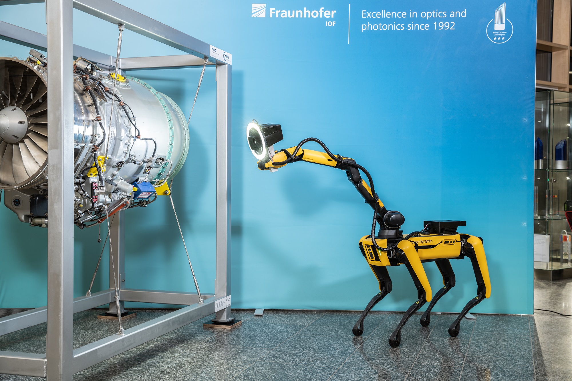 Hand-held 3D sensor for digitising and inspecting machines in use by a walking robot