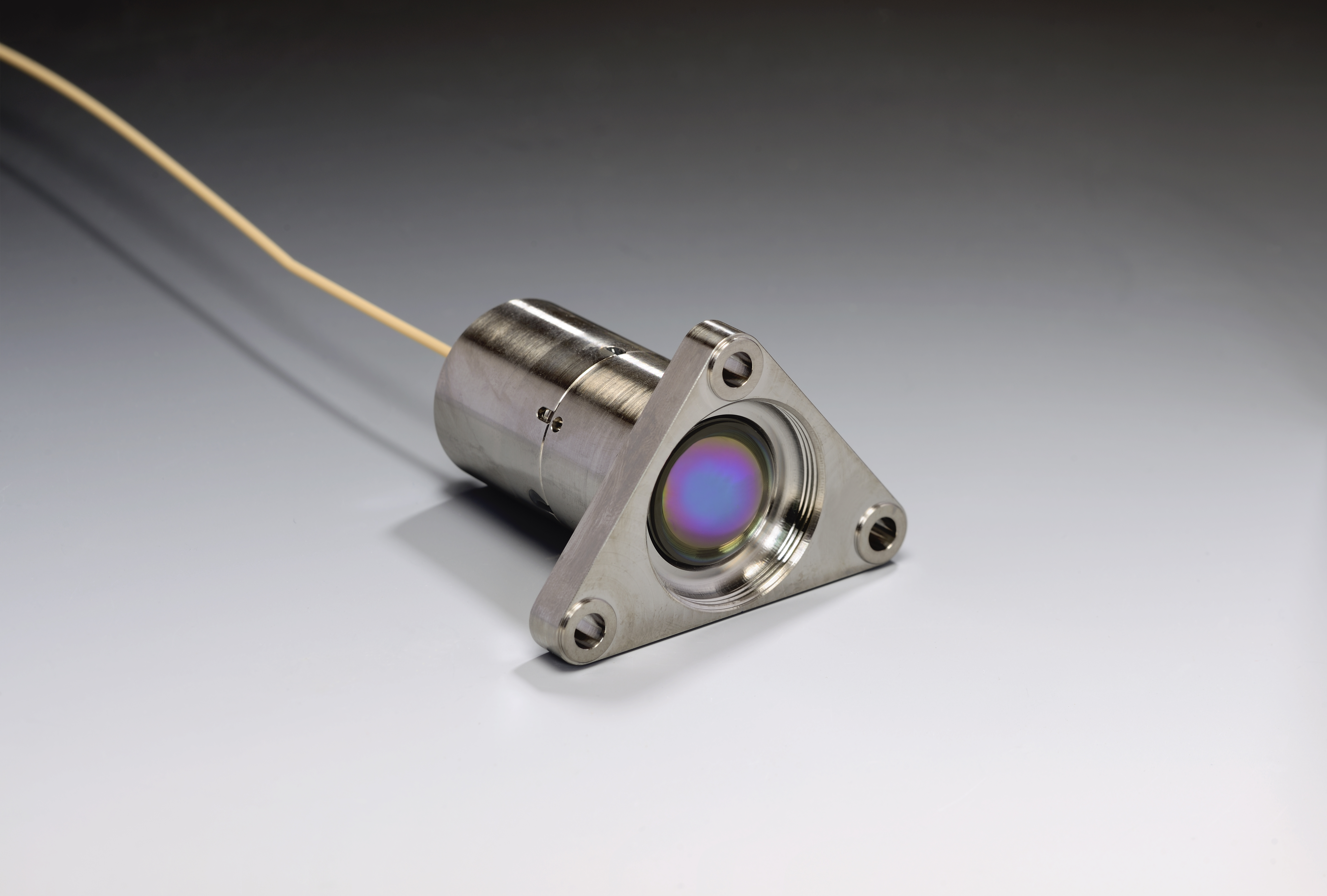 Development and production of ultra-stable CO&lt;sub&gt;2&lt;/sub&gt; laser-spliced fibre collimator assemblies. 