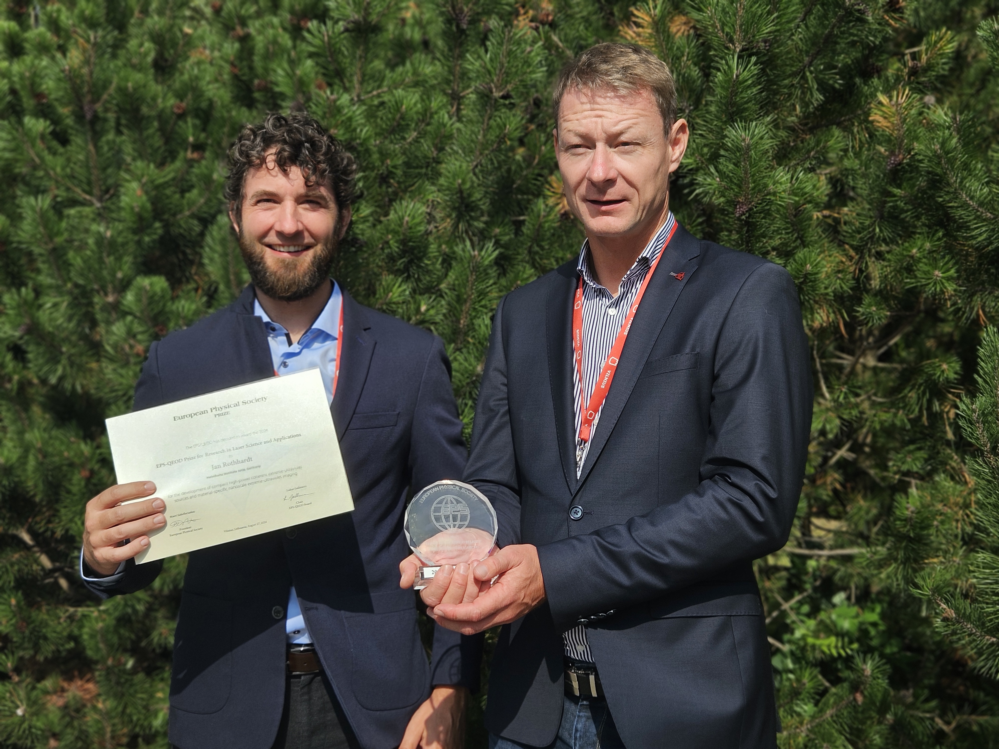 Prof. Jens Limpert and Dr. Jan Rothhardt were awarded the EPS-QEOD Prize 2024.
